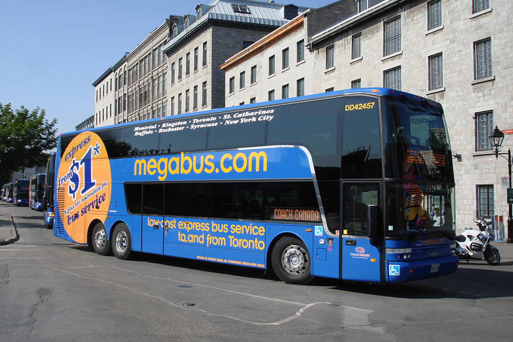 Us bus. Megabus транспортная компания. Megabus Toronto. Megabus Canada. Megabus Canada Toronto.